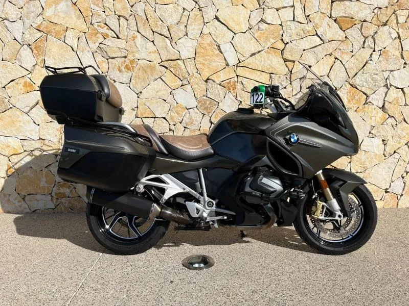 BMW 1250 RT full options + pot et jantes forgé