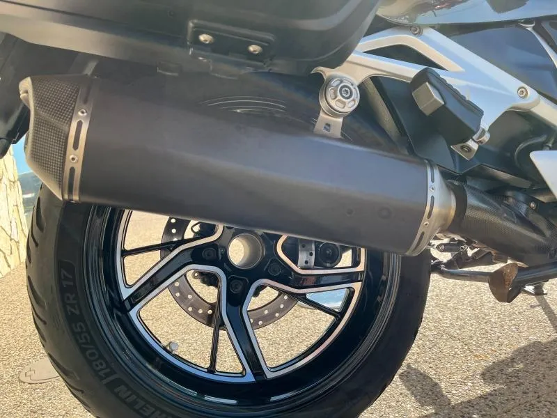 BMW 1250 RT full options + pot et jantes forgé