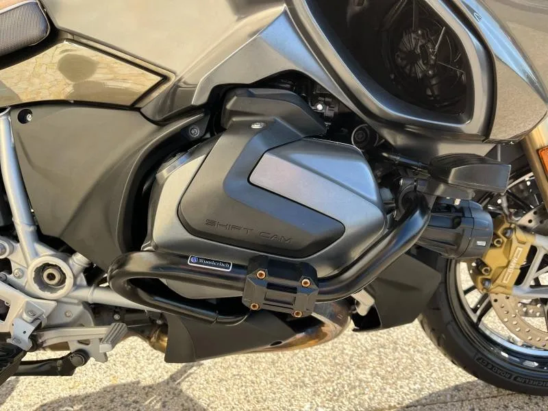 BMW 1250 RT full options + pot et jantes forgé