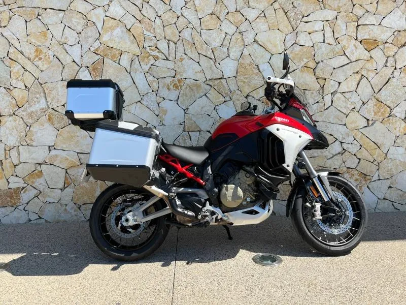 DUCATI V4 Rally 1160 Adventure Travel & Radar
