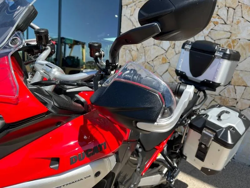 DUCATI V4 Rally 1160 Adventure Travel & Radar
