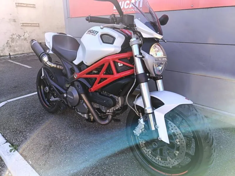 DUCATI Monster 796