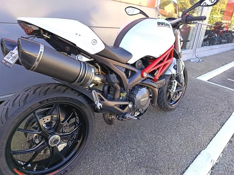 DUCATI Monster 796