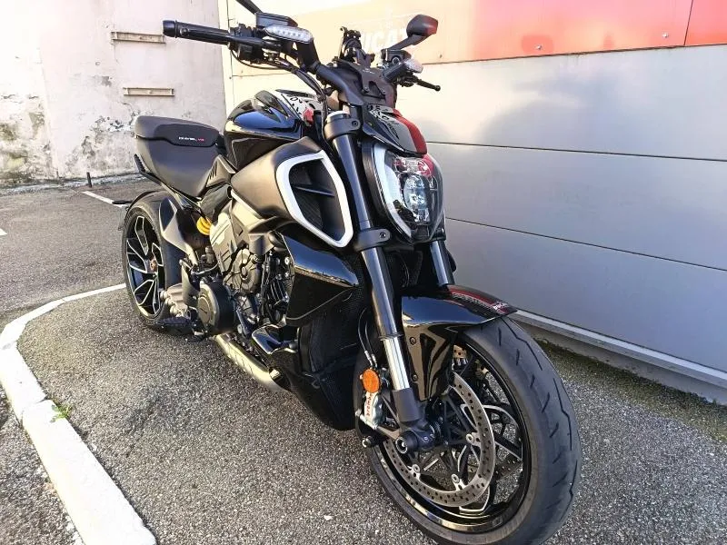 DUCATI Diavel 1158 V4