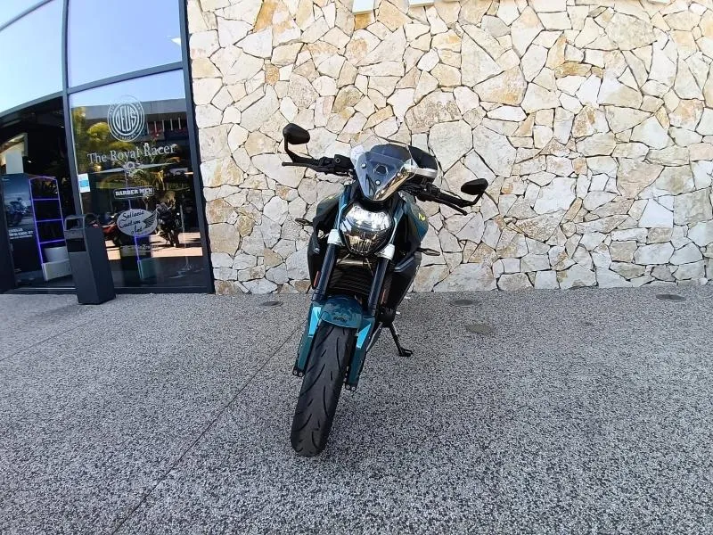 BMW 900 R 2025 105cv shifter