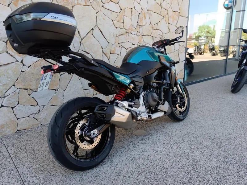 BMW 900 R 2025 105cv shifter