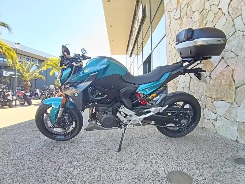 BMW 900 R 2025 105cv shifter