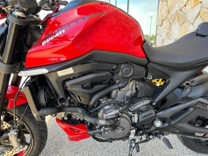 DUCATI Monster+ 937