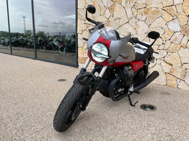 MOTO-GUZZI V7 850 Stone Corsa