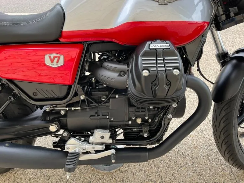 MOTO-GUZZI V7 850 Stone Corsa