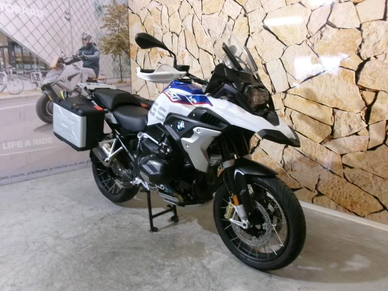 BMW R 1250 GS HP AKRAPOVIC + 3 PACKS + SHIFTER PRO