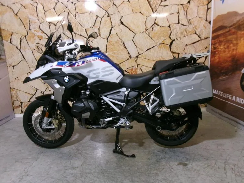 BMW R 1250 GS HP AKRAPOVIC + 3 PACKS + SHIFTER PRO