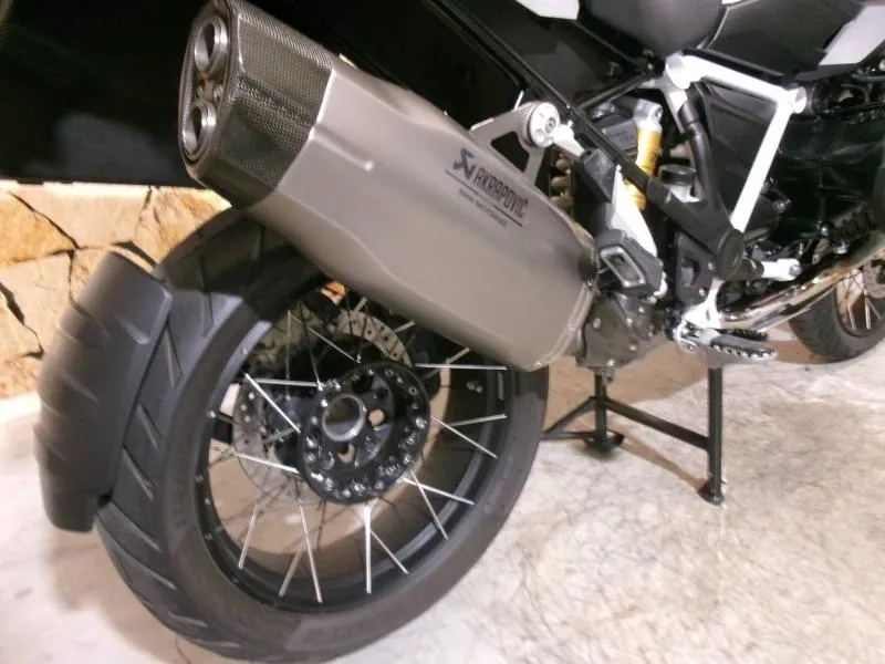BMW R 1250 GS HP AKRAPOVIC + 3 PACKS + SHIFTER PRO