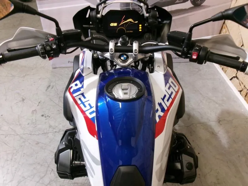 BMW R 1250 GS HP AKRAPOVIC + 3 PACKS + SHIFTER PRO