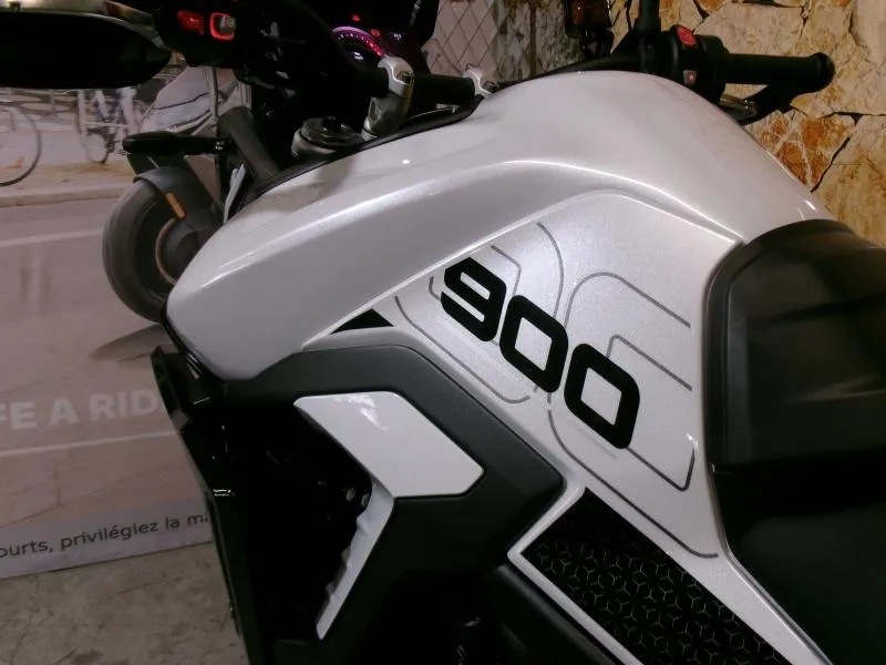 TRIUMPH Tiger 900 GT Pro