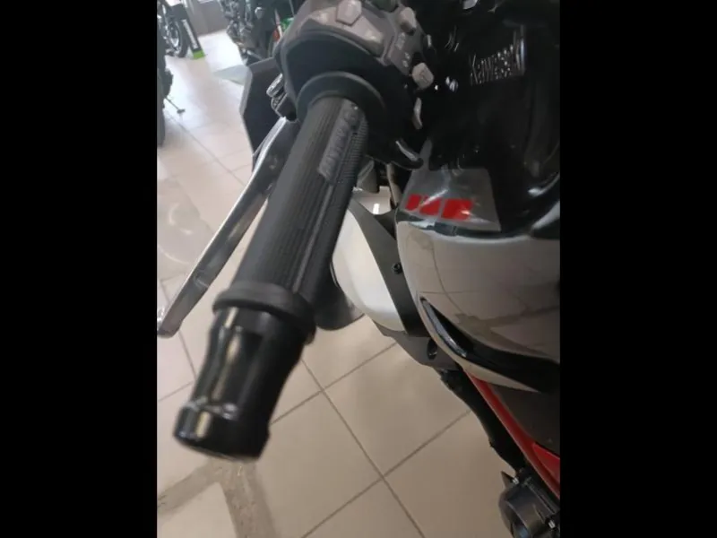 KAWASAKI Z 900  125 CH 1ER MAIN BULLE POIGNET CHAUFFANTE  Z900