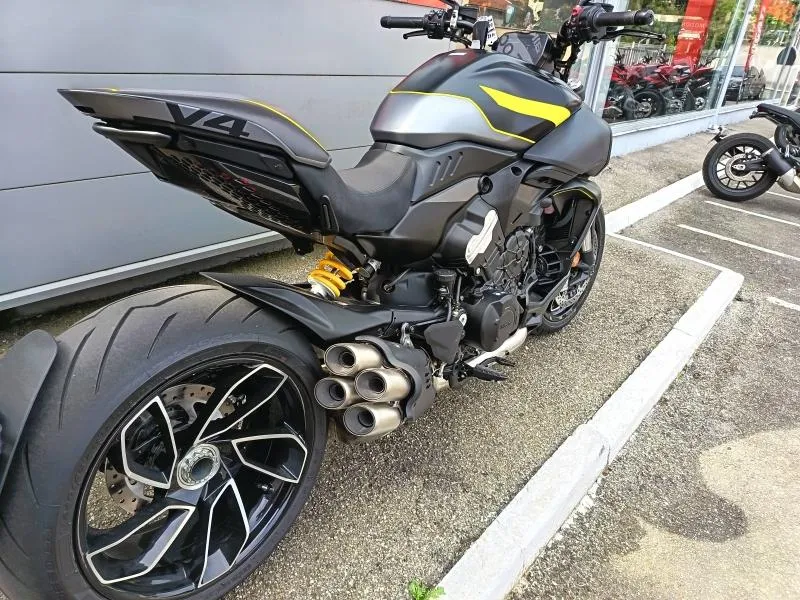 DUCATI Diavel 1158 V4