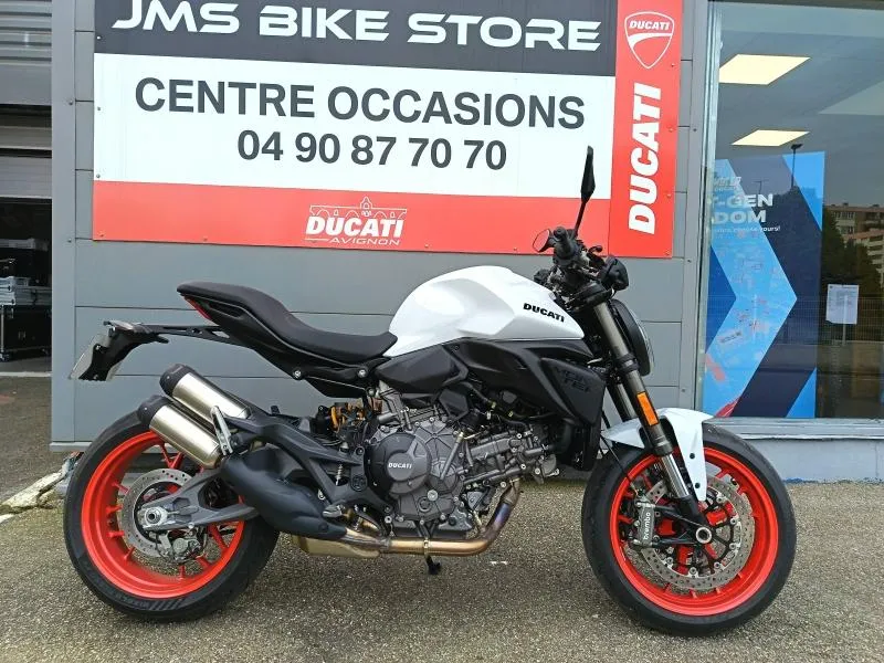 DUCATI Monster 890