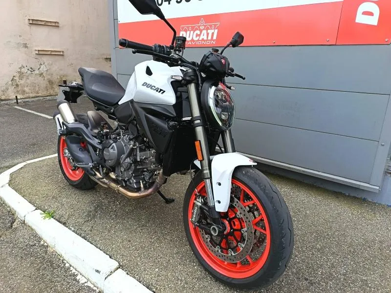DUCATI Monster 890
