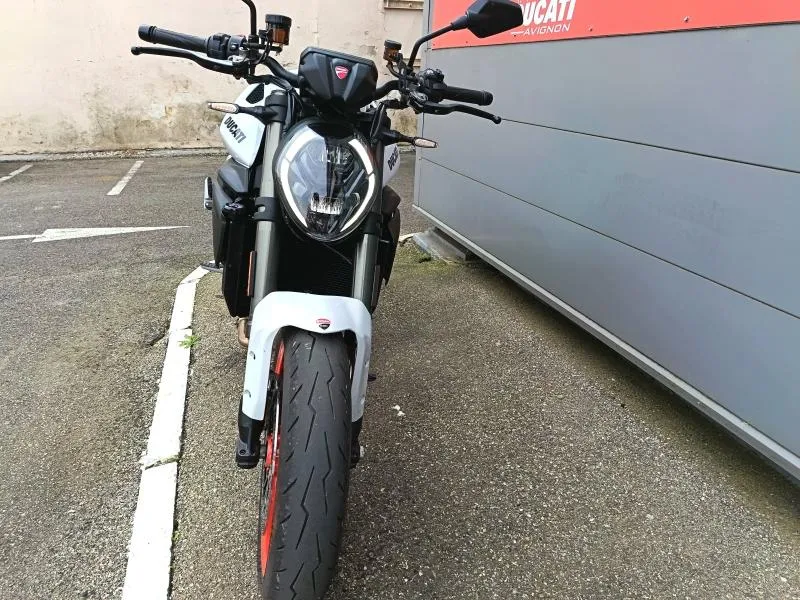DUCATI Monster 890