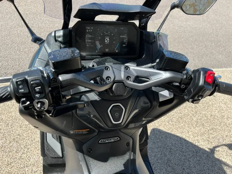 YAMAHA XP TMAX 562+ option top case