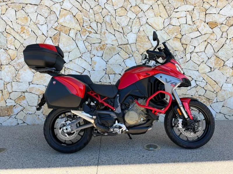 DUCATI V4 S 1160 Travel & Radar 2025