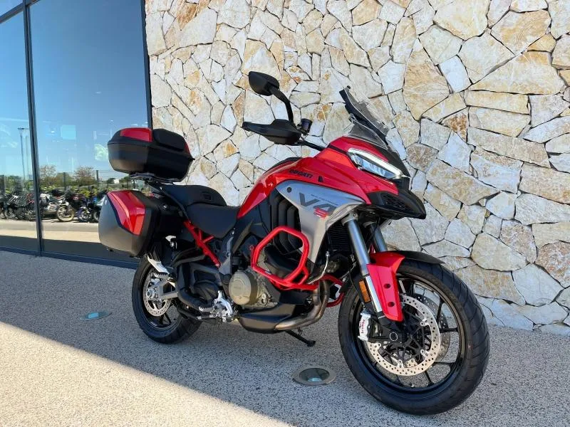 DUCATI V4 S 1160 Travel & Radar 2025