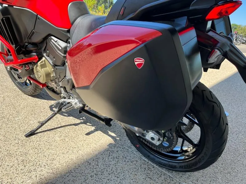 DUCATI V4 S 1160 Travel & Radar 2025