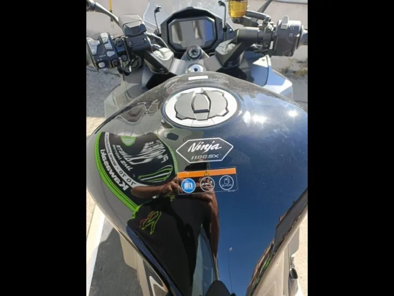 KAWASAKI NINJA 1100 SX 1ER MAIN 1ER REVISION OK GARANTIE 16/11/2029