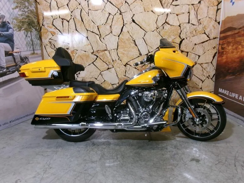 HARLEY-DAVIDSON CVO Street Glide 1923 2022