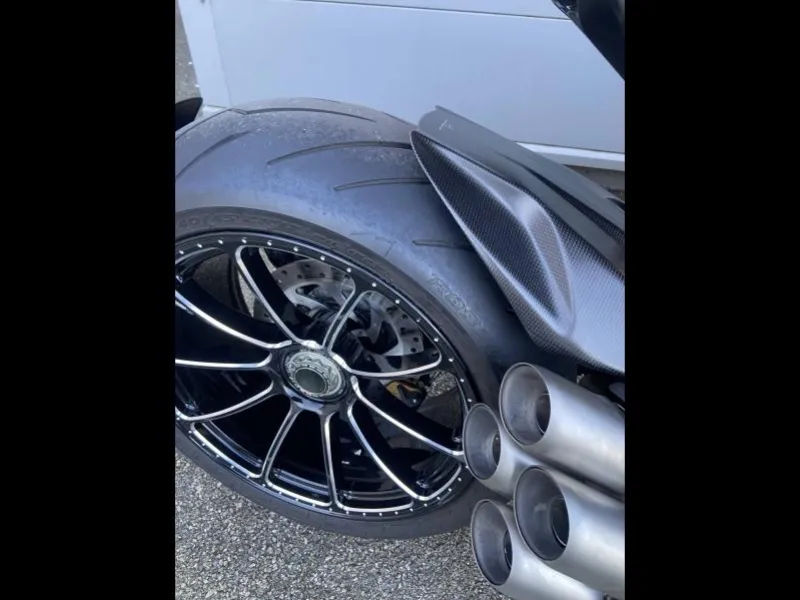 DUCATI Diavel 1158 V4
