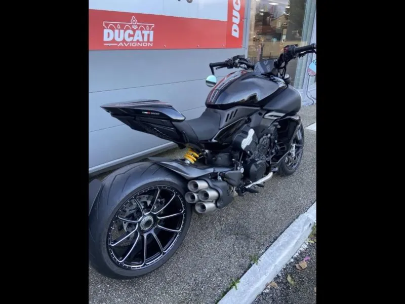 DUCATI Diavel 1158 V4