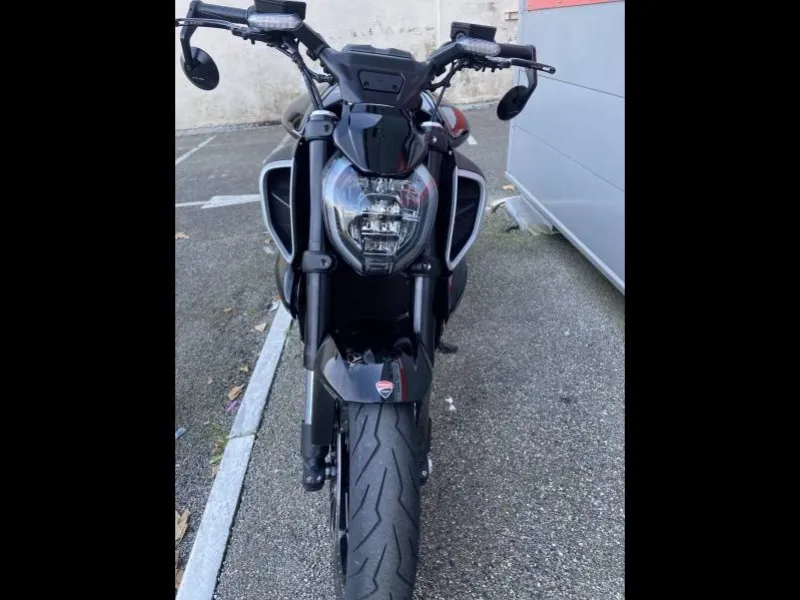 DUCATI Diavel 1158 V4