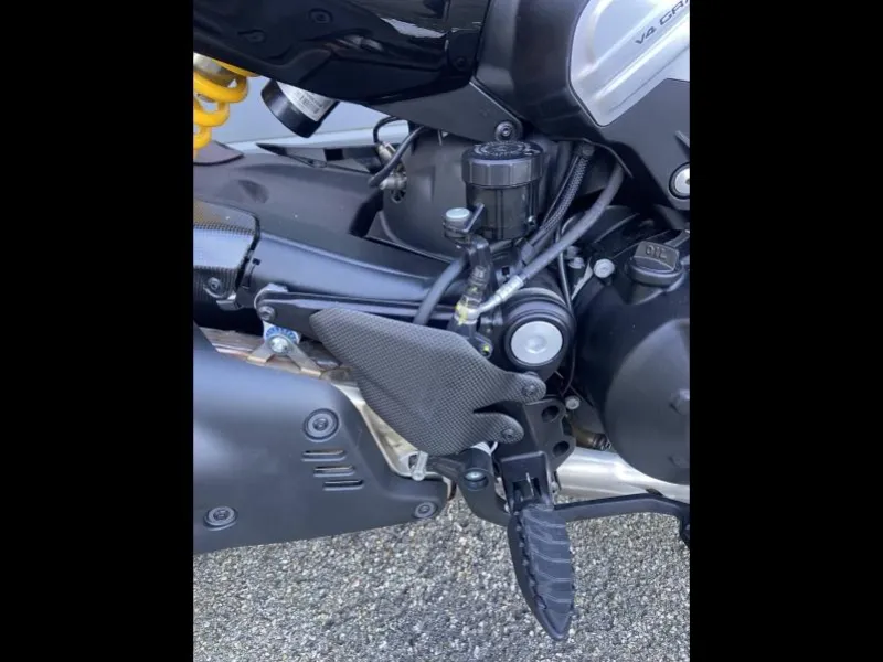 DUCATI Diavel 1158 V4