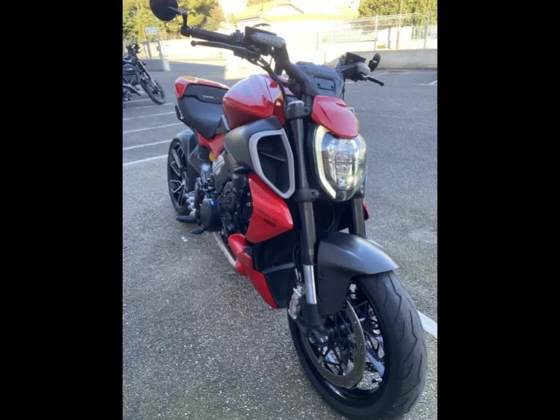 DUCATI Diavel 1158 V4