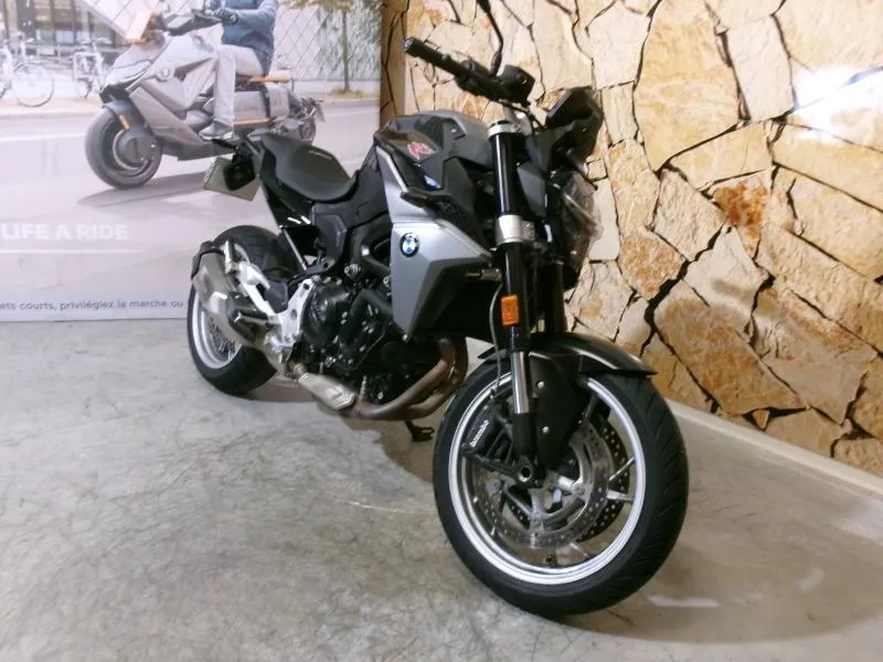 BMW F 900 R