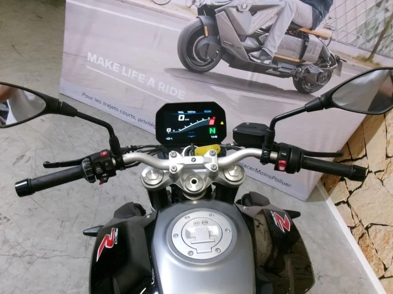 BMW F 900 R