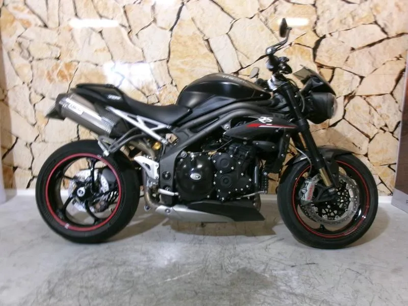 TRIUMPH Speed Triple 1050 RS