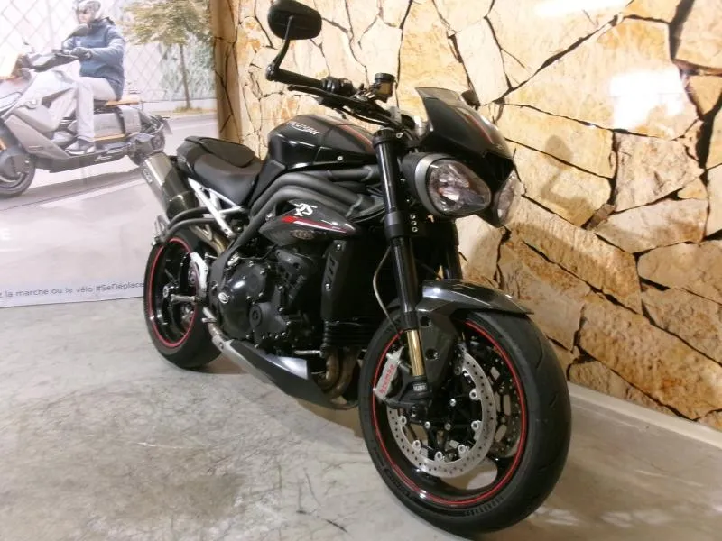 TRIUMPH Speed Triple 1050 RS