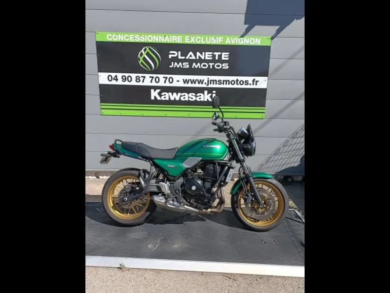 KAWASAKI Z 650 RS 1ER MAIN 383 KMS (particulier)BRIDEE A2 A SAISIR