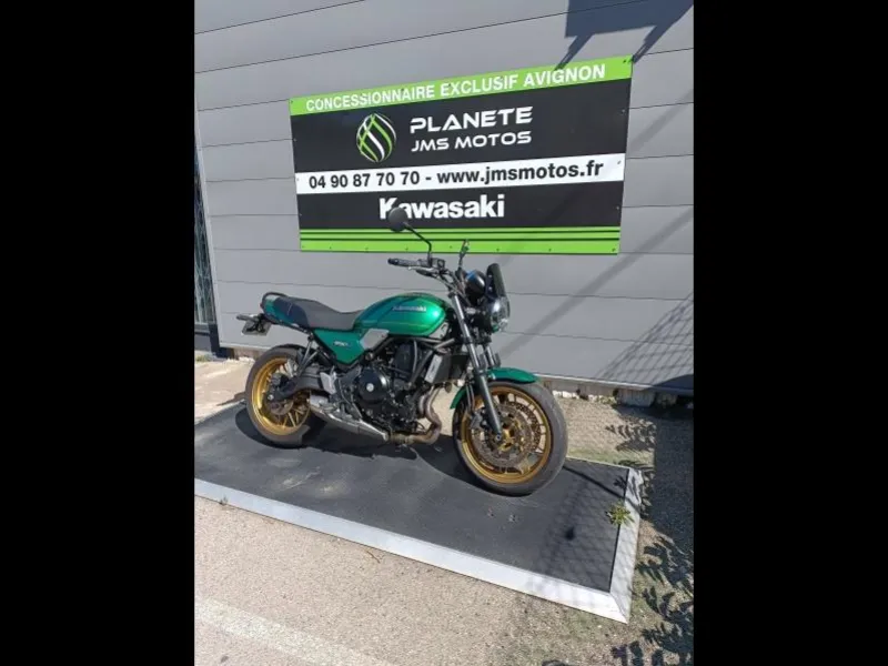 KAWASAKI Z 650 RS 1ER MAIN 383 KMS (particulier)BRIDEE A2 A SAISIR