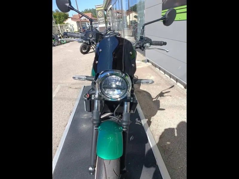 KAWASAKI Z 650 RS 1ER MAIN 383 KMS (particulier)BRIDEE A2 A SAISIR