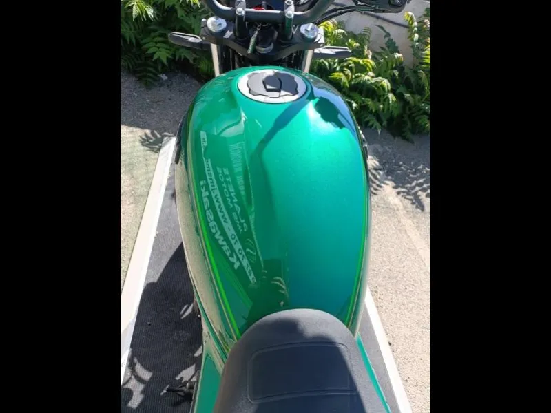 KAWASAKI Z 650 RS 1ER MAIN 383 KMS (particulier)BRIDEE A2 A SAISIR