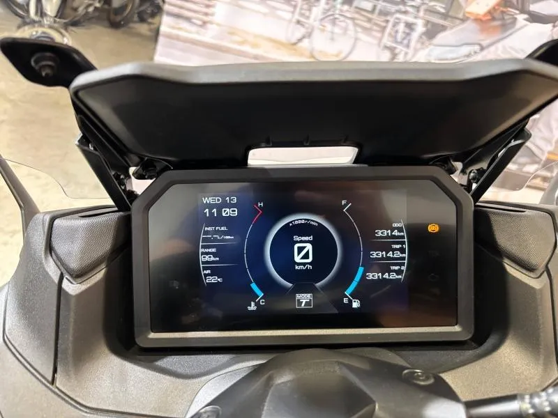 YAMAHA XP TMAX 562