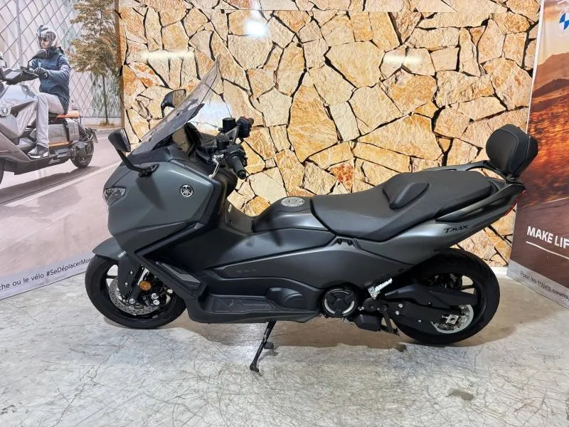 YAMAHA XP TMAX 562