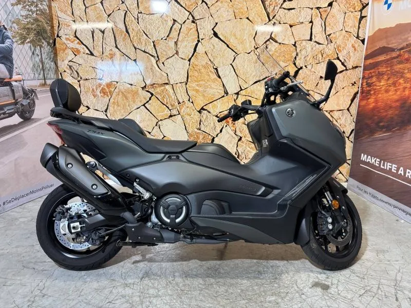 YAMAHA XP TMAX 562