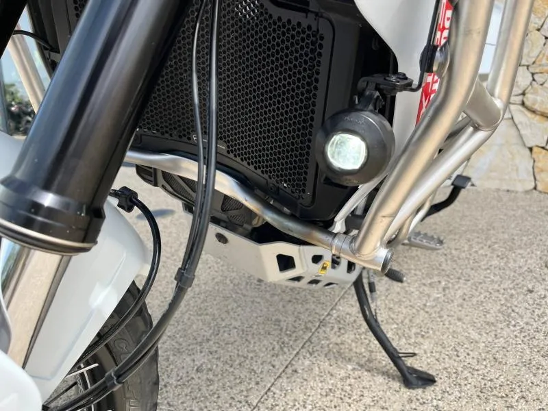 DUCATI 937 avec option