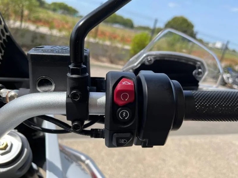 DUCATI 937 avec option