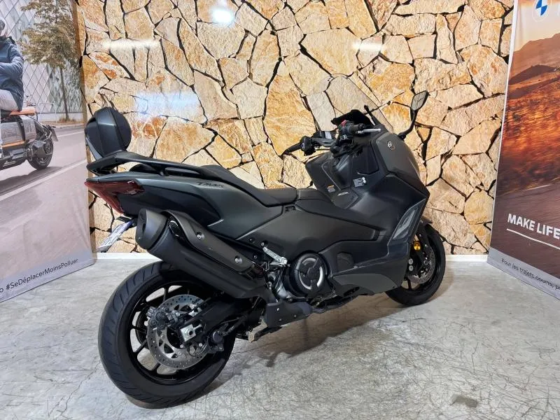 YAMAHA XP TMAX 562
