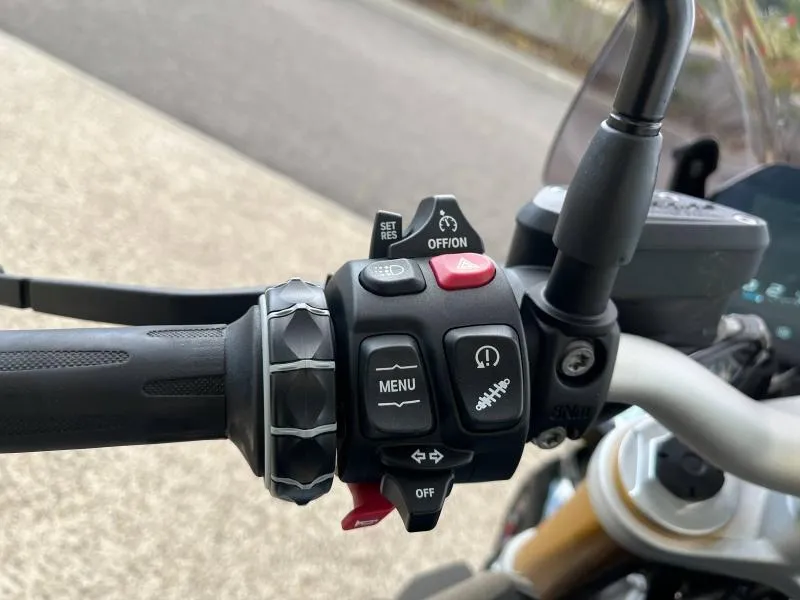 BMW 1250 R full pack + options